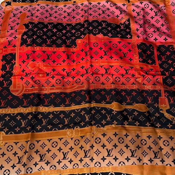 Authentic Louis Vuitton Scarf Bandana Rising Confidential Monogram M76145 Silk - Picture 13 of 16